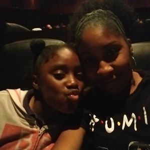 Meet your Posher, Malika